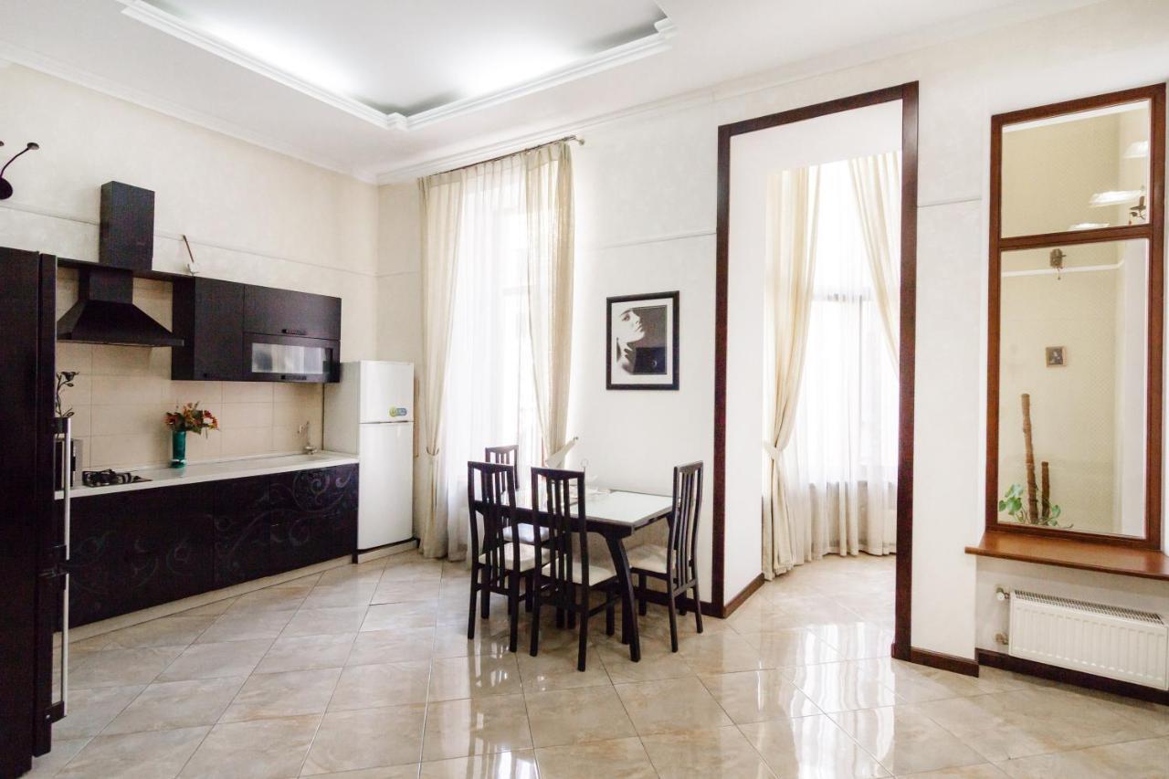 Downtown Prestige Apartment Odessa Zewnętrze zdjęcie